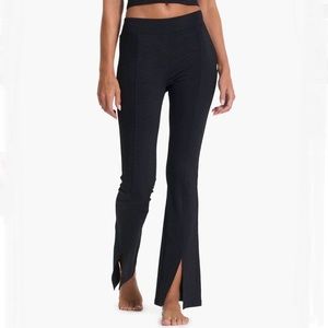 NWT Vuori Lux Rib Split Bootcut, Black